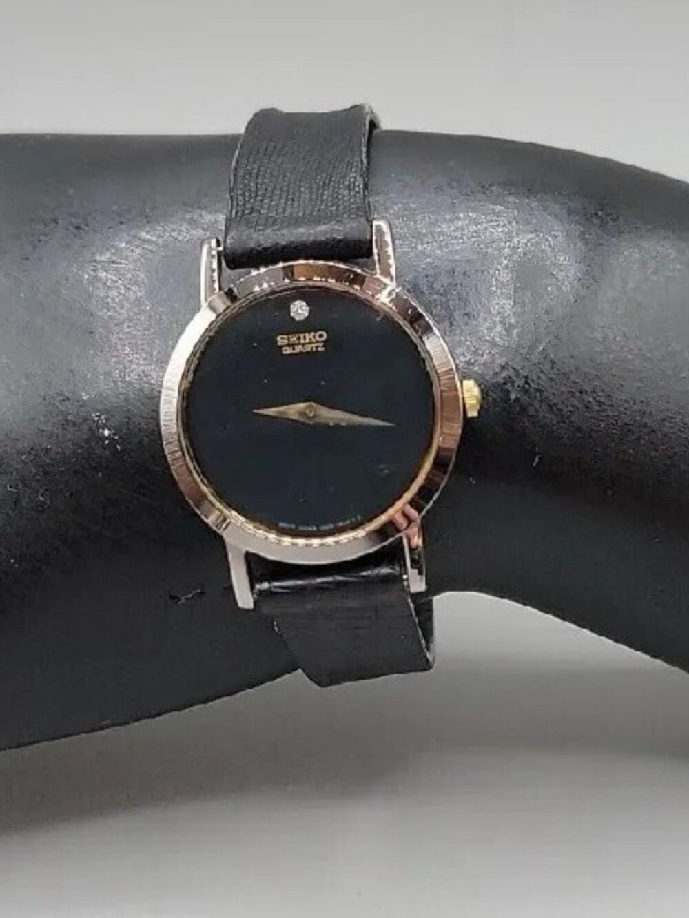 Vintage Seiko 1N00-0C99 Ultra Slim Minimalist Watch Diamond Accent 26mm 7"